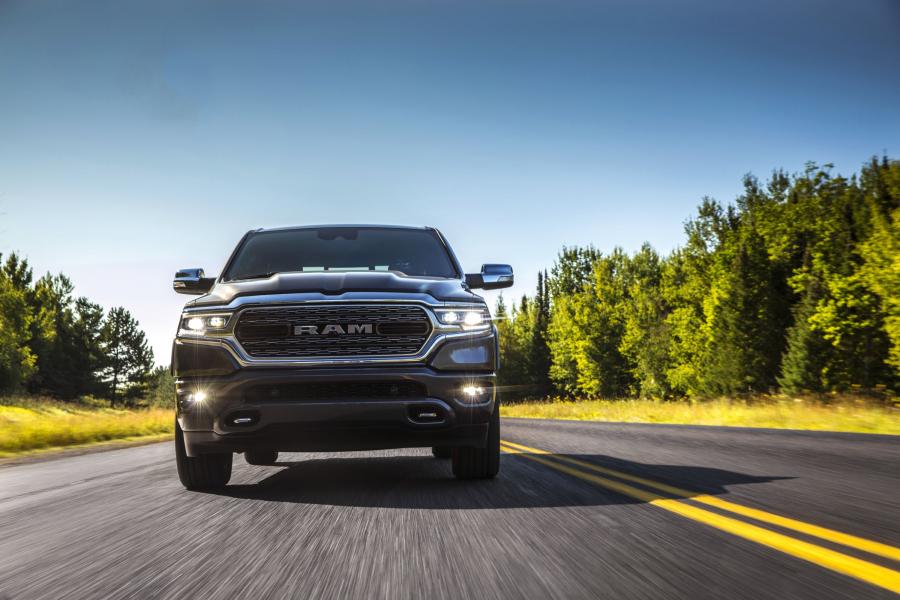  Ram 1500 Limited Crew Cab EcoDiesel (DT) 2019 года  (фото 8 из 18)